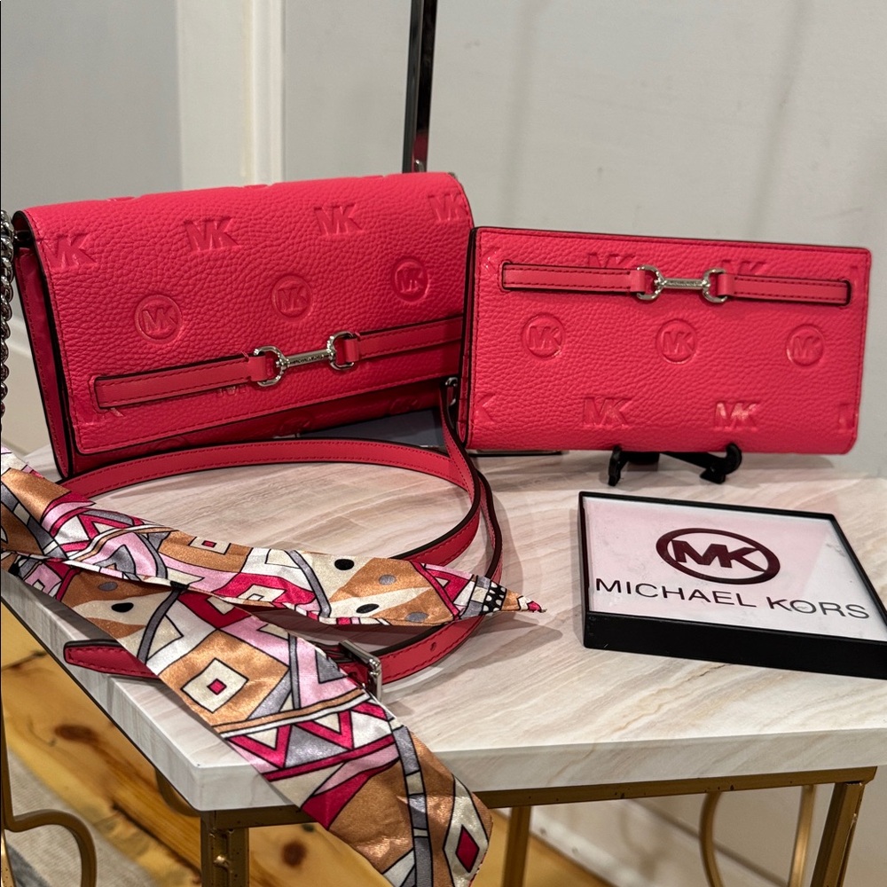 Michael Kors Carson Pink Leather Embossed Logo Crossbody Wallet Set